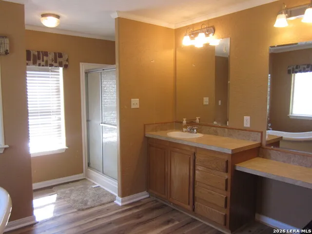 102 S Robin Hill View Kerrville, TX 78028