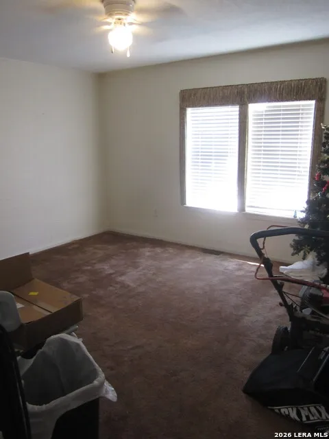 102 S Robin Hill View Kerrville, TX 78028