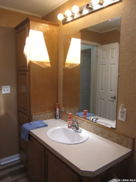 102 S Robin Hill View Kerrville, TX 78028