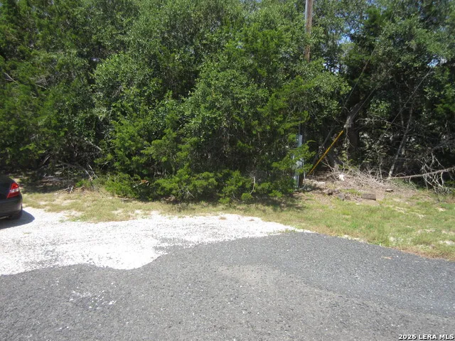 102 S Robin Hill View Kerrville, TX 78028
