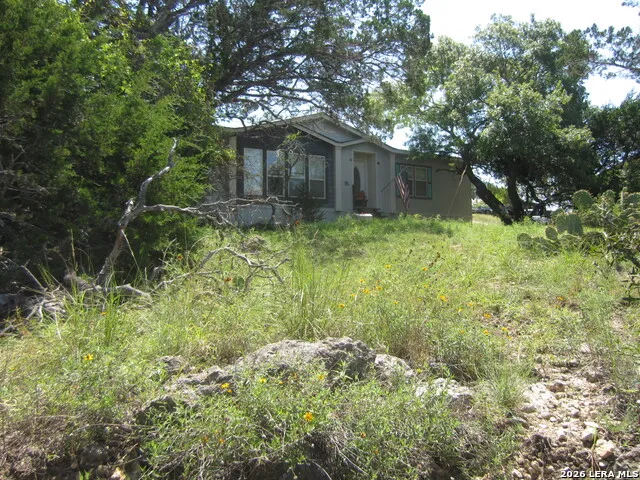 102 S Robin Hill View Kerrville, TX 78028