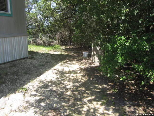 102 S Robin Hill View Kerrville, TX 78028