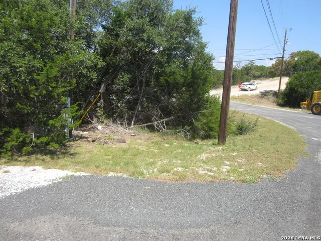 102 S Robin Hill View Kerrville, TX 78028