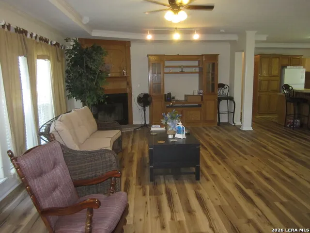 102 S Robin Hill View Kerrville, TX 78028