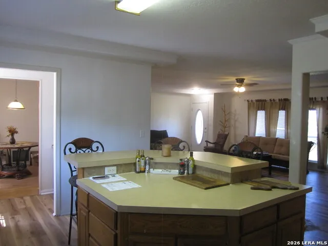 102 S Robin Hill View Kerrville, TX 78028