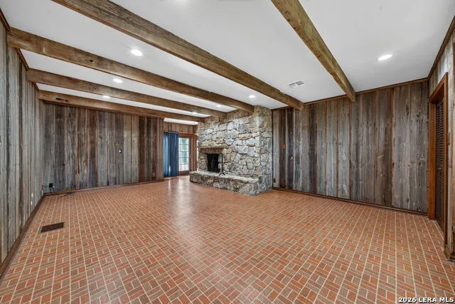 2634 County Road 4713 LaCoste, TX 78039