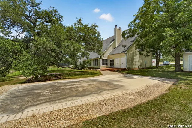 2634 County Road 4713 LaCoste, TX 78039