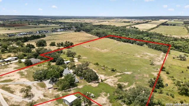 2634 County Road 4713 LaCoste, TX 78039