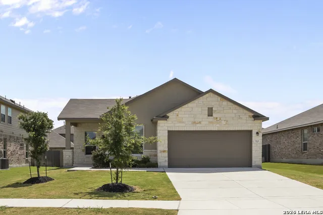 727 Rushing Banks Cibolo, TX 78108