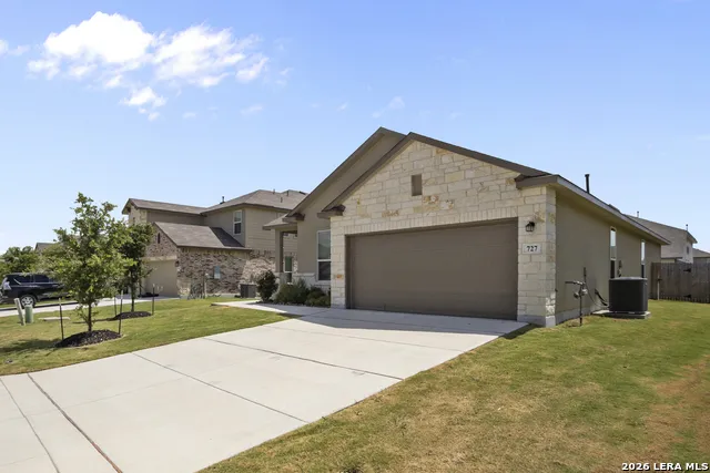 727 Rushing Banks Cibolo, TX 78108