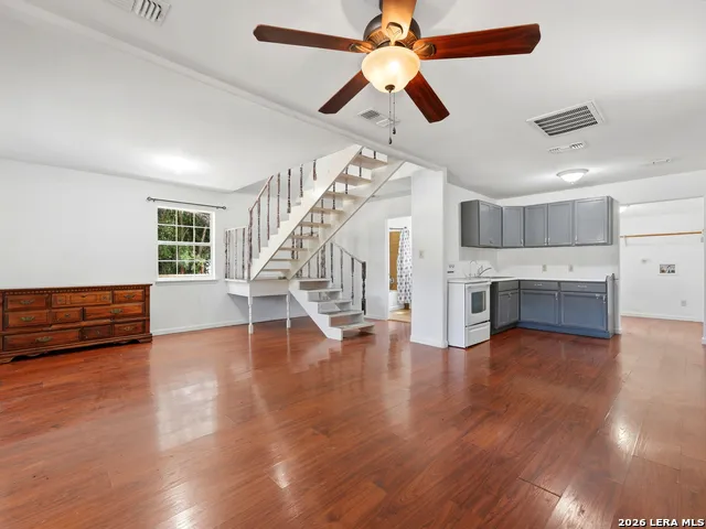301 MADRONA LN Bandera, TX 78003