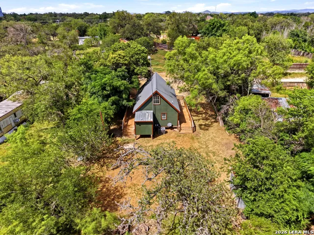 301 MADRONA LN Bandera, TX 78003