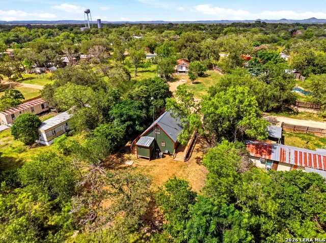 301 MADRONA LN Bandera, TX 78003