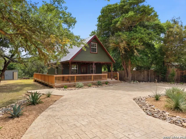 301 MADRONA LN Bandera, TX 78003