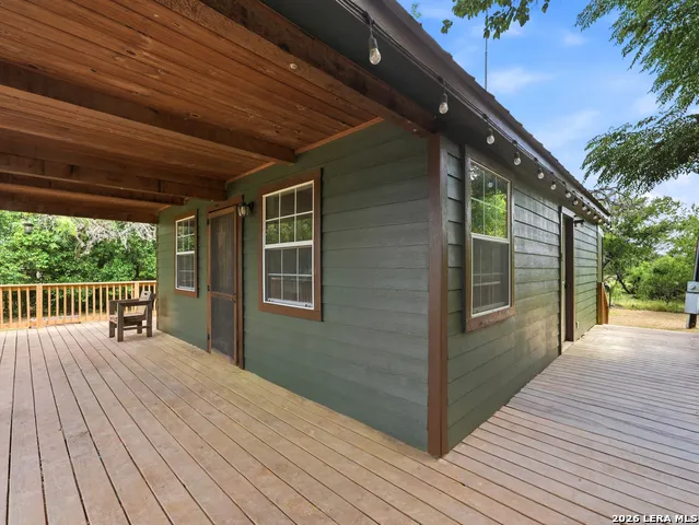 301 MADRONA LN Bandera, TX 78003