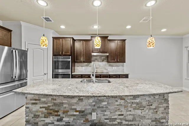 4925 Battle Lake Schertz, TX 78108