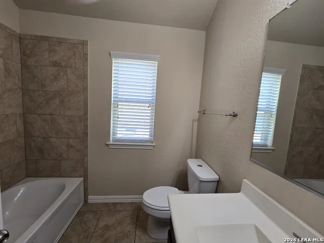 5031 Italica Rd San Antonio, TX 78253