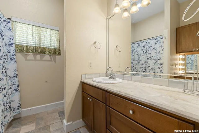1070 Kings Ranch Bandera, TX 78003