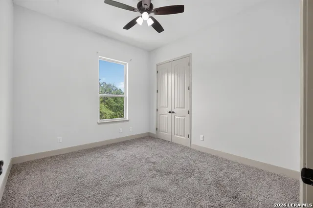 806 SHADY HOLW New Braunfels, TX 78132