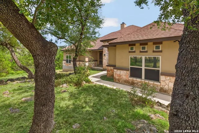 806 SHADY HOLW New Braunfels, TX 78132