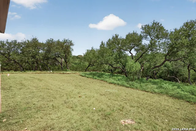 806 SHADY HOLW New Braunfels, TX 78132