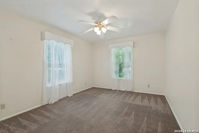243 Twin Oak Seguin, TX 78155