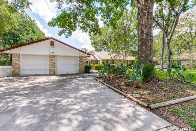 243 Twin Oak Seguin, TX 78155