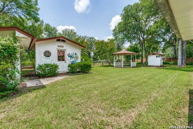 243 Twin Oak Seguin, TX 78155