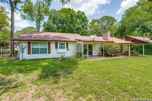 243 Twin Oak Seguin, TX 78155