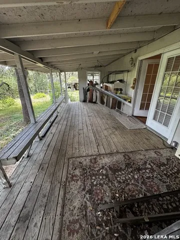 9317 Park Road 37 Lakehills, TX 78063