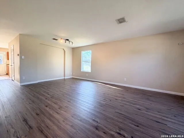 16423 TURF CLB Selma, TX 78154