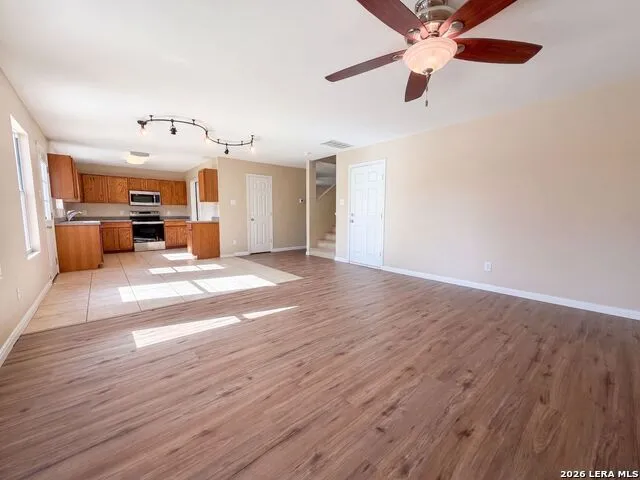 16423 TURF CLB Selma, TX 78154