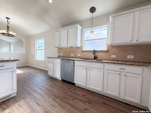 2886 OAKBRANCH RDG New Braunfels, TX 78130
