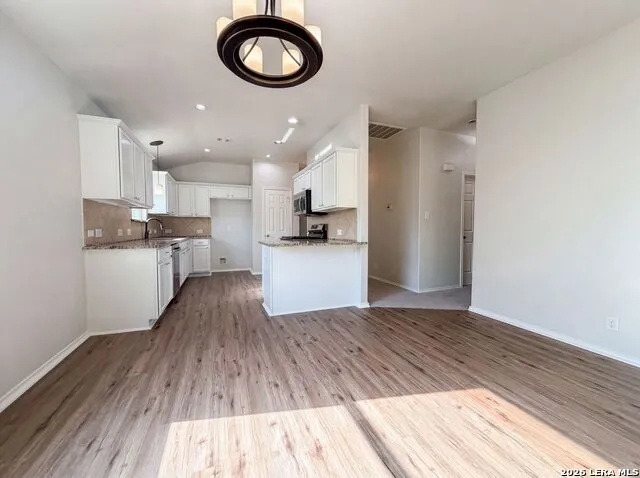 2886 OAKBRANCH RDG New Braunfels, TX 78130