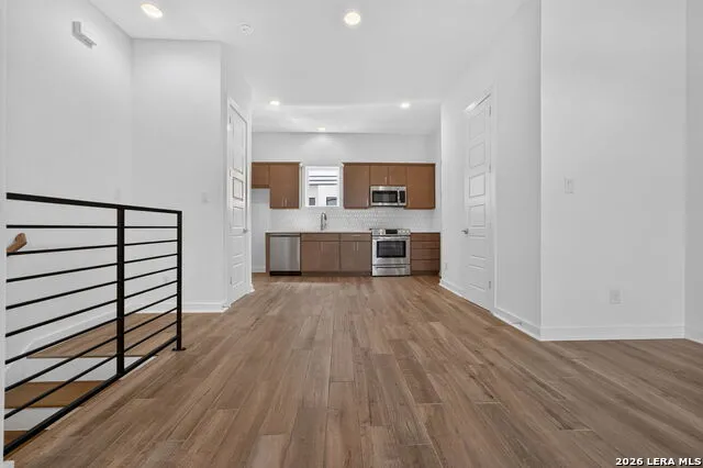 3214 ELMENDORF ST #102 San Antonio, TX 78201