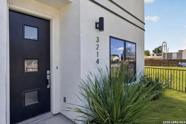 3214 ELMENDORF ST #102 San Antonio, TX 78201