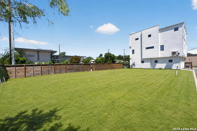 3214 ELMENDORF ST #102 San Antonio, TX 78201