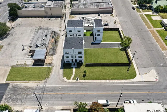 3214 ELMENDORF ST #102 San Antonio, TX 78201