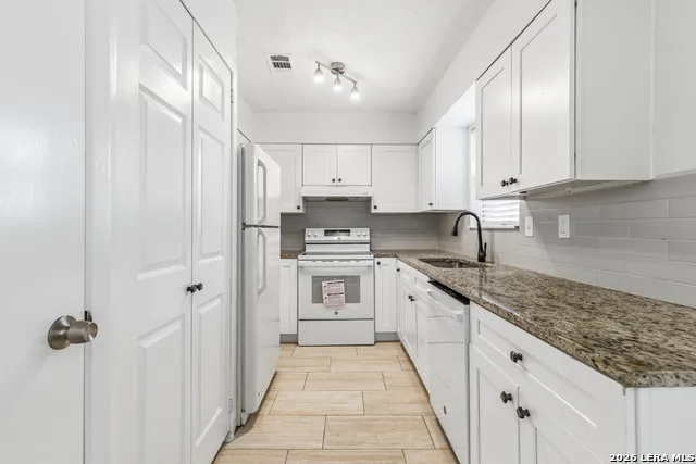 923 Vance Jackson #1110 San Antonio, TX 78201