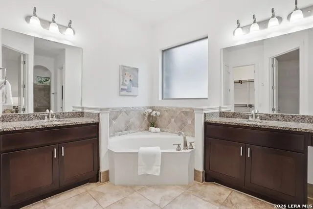 636 Carriage House ## 30 Spring Branch, TX 78070
