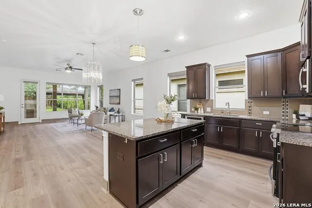 636 Carriage House ## 30 Spring Branch, TX 78070