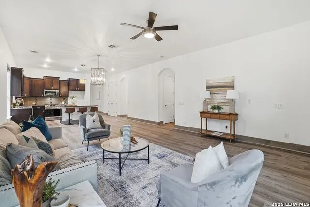 636 Carriage House ## 30 Spring Branch, TX 78070