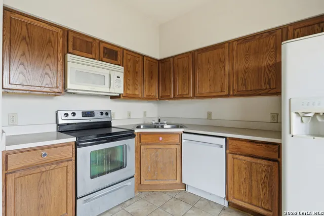6100 Woodlake Pkwy #605 San Antonio, TX 78244