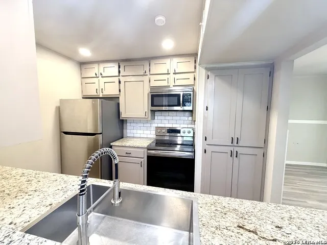 103 Brentwood Dr New Braunfels, TX 78130