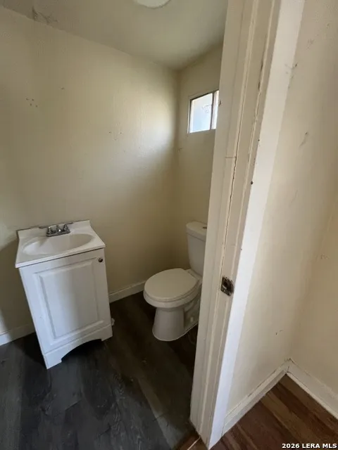 1730 W Poplar San Antonio, TX 78207