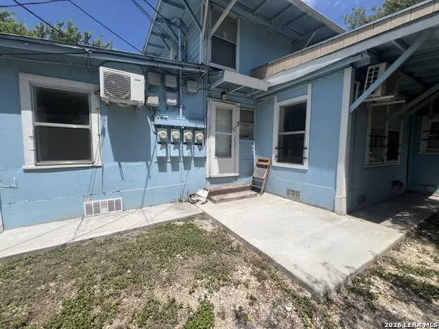 1730 W Poplar San Antonio, TX 78207