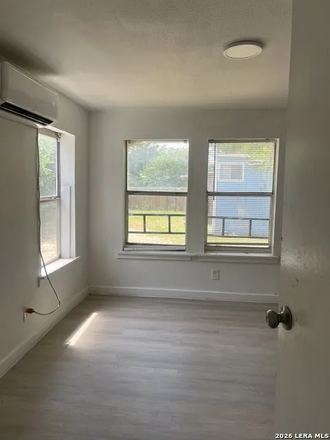 1730 W Poplar San Antonio, TX 78207