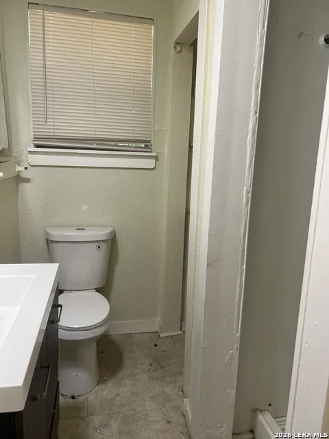 1730 W Poplar San Antonio, TX 78207
