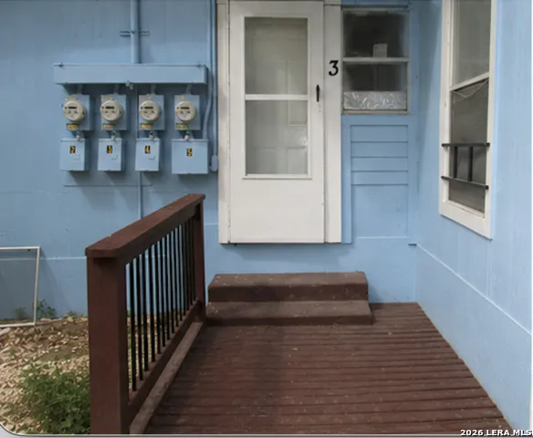 1730 W Poplar San Antonio, TX 78207