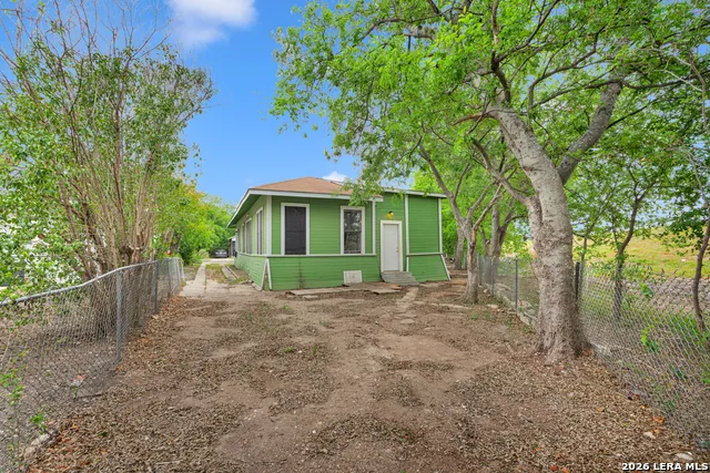 427 & 431 Dunning San Antonio, TX 78210